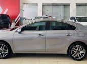 Cần bán xe Kia Cerato 1.6 AT Deluxe sản xuất năm 2019, giá thấp, giao nhanh