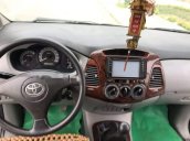 Cần bán Toyota Innova đời 2007, màu bạc xe gia đình