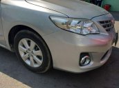 Cần bán gấp Toyota Corolla Altis 1.8 AT 2013, màu bạc, xe còn sơn zin 80%