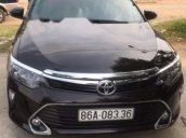 Cần bán gấp Toyota Camry 2.0 năm 2018, màu đen chính chủ