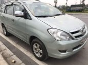 Cần bán Toyota Innova đời 2007, màu bạc xe gia đình