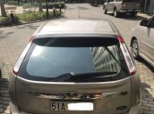 Gia đình bán Ford Focus năm 2009, màu vàng cát