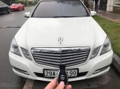 Chính chủ bán xe Mercedes E300 sản xuất năm 2012, màu trắng