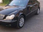 Gia đình bán Mercedes C200 năm sản xuất 2002, màu đen