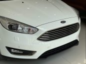 Bán ô tô Ford Focus đời 2019, màu trắng, giao xe ngay