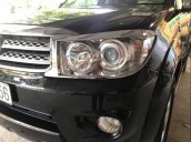 Bán xe Toyota Fortuner sản xuất năm 2010, màu đen số sàn giá cạnh tranh