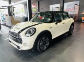 Bán xe Mini Cooper S 5 Doors 2019 màu trắng, nhập khẩu nguyên chiếc - Ưu đãi 50% phí trước bạ