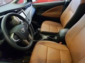 Bán Toyota Innova 2.0V sản xuất 2019, màu bạc, mới 100%