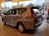 Bán Toyota Innova 2.0V sản xuất 2019, màu bạc, mới 100%