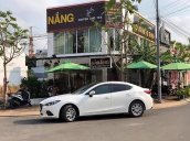 Bán Mazda 3 đời 2017, màu trắng như mới, giá tốt