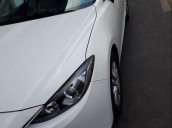 Bán Mazda 3 sản xuất năm 2017, màu trắng, xe nhà chạy rất kỹ