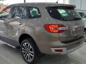 Bán xe Ford Everest Titanium 4x2, màu vàng cát, xe nhập giao ngay