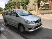 Cần bán gấp Toyota Innova đời 2012, màu bạc chính chủ, giá 415tr