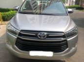 Cần bán lại xe Toyota Innova E 2017, số sàn