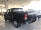 Bán xe Toyota Hilux đời 2018, màu đen, nhập khẩu nguyên chiếc Thái Lan