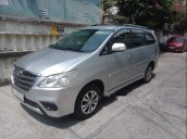 Cần bán gấp Toyota Innova đời 2016, màu bạc còn mới, giá 595tr