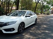 Bán Honda Civic 1.5Turbo Top 2018, màu trắng, nhập khẩu, odo 5000km, giá 895 triệu