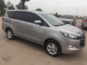 Bán Toyota Innova 2.0E đời 2017, màu bạc chính chủ