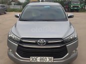 Bán Toyota Innova 2.0E đời 2017, màu bạc chính chủ