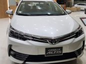 Bán ô tô Toyota Corolla Altis 1.8V 2019, màu trắng, giá tốt