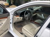 Cần bán xe Toyota Camry sản xuất 2006, màu trắng còn mới, giá 475tr