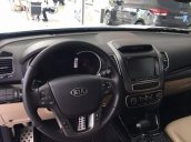 Cần bán xe Kia Sorento năm 2019, màu trắng