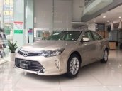 Bán ô tô Toyota Camry đời 2019, màu vàng cát. Hỗ trợ trả góp 90%