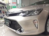 Bán ô tô Toyota Camry đời 2019, màu vàng cát. Hỗ trợ trả góp 90%