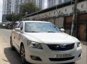 Cần bán xe Toyota Camry sản xuất 2006, màu trắng còn mới, giá 475tr