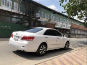 Cần bán xe Toyota Camry sản xuất 2006, màu trắng còn mới, giá 475tr