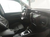 Bán xe Toyota Fortuner 2.4 AT năm 2019, màu trắng, xe nhập