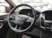 Cần bán xe Ford Focus 1.5AT bản Titanium năm 2016, màu đỏ, 655 triệu