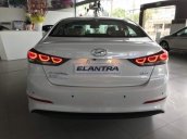 Bán Hyundai Elantra 1.6AT đời 2018, màu trắng