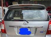 Cần bán lại xe Toyota Innova sản xuất 2012, màu bạc chính chủ