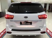 Cần bán Kia Sedona năm sản xuất 2018, màu trắng