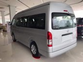 Bán Toyota Hiace năm sản xuất 2018, màu bạc, xe nhập, giá 950tr