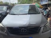 Cần bán lại xe Toyota Innova sản xuất 2012, màu bạc chính chủ