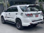 Cần bán xe Toyota Fortuner đời 2016, màu trắng số tự động, giá 880tr