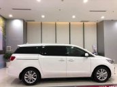 Cần bán Kia Sedona năm sản xuất 2018, màu trắng