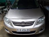 Cần bán lại xe Toyota Corolla Altis sản xuất năm 2010, xe nhà đang sử dụng