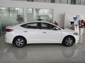 Bán ô tô Hyundai Elantra 1.6 MT sản xuất năm 2018, màu trắng giá cạnh tranh