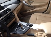 Gia đình cần bán xe BMW 320i, sản xuất 2016, số tự động, màu xanh