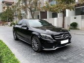 Mercedes Benz C300 AMG màu đen / đỏ, sản xuất 2018, biển Hà Nội