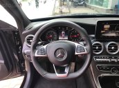 Mercedes Benz C300 AMG màu đen / đỏ, sản xuất 2018, biển Hà Nội