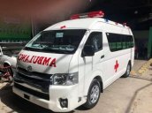 Bán Toyota Hiace 2018, màu trắng, nhập khẩu 