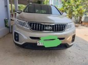 Cần bán gấp Kia Sorento năm 2016, màu bạc, giá 789tr