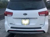 Cần bán gấp Kia Sedona sản xuất 2016, màu trắng xe gia đình