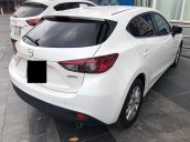 Bán Mazda 3 1.5G đời 2015, màu trắng xe gia đình