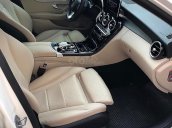 Bán ô tô Mercedes C200 đời 2016, màu trắng xe gia đình