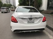 Cần bán xe Mercedes C300 AMG 2016, màu trắng